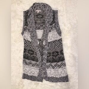 Stylish Gray Patterned Women's Cardigan Vest